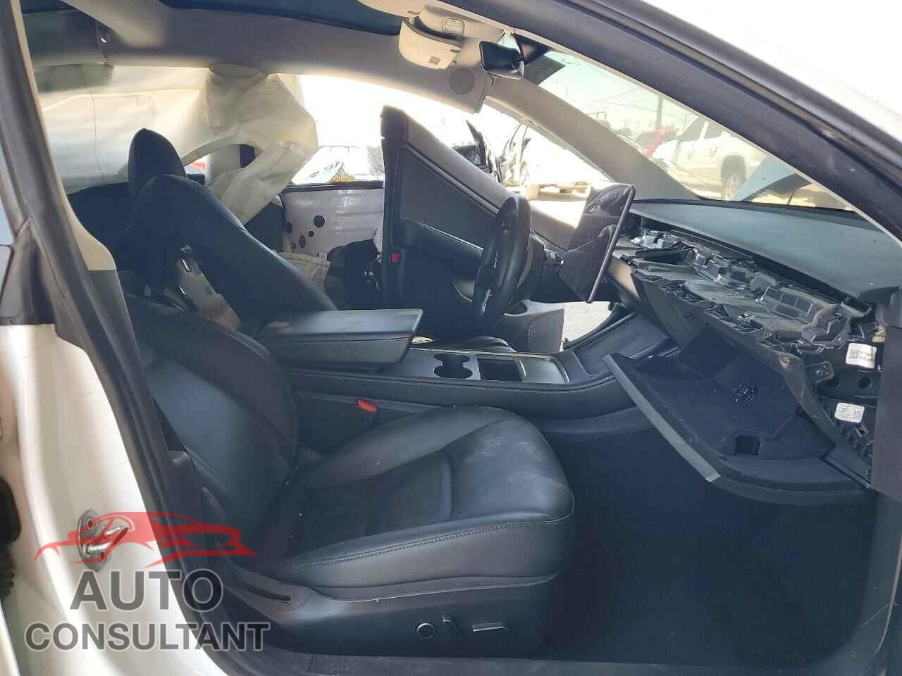 TESLA MODEL 3 2021 - 5YJ3E1EBXMF941753