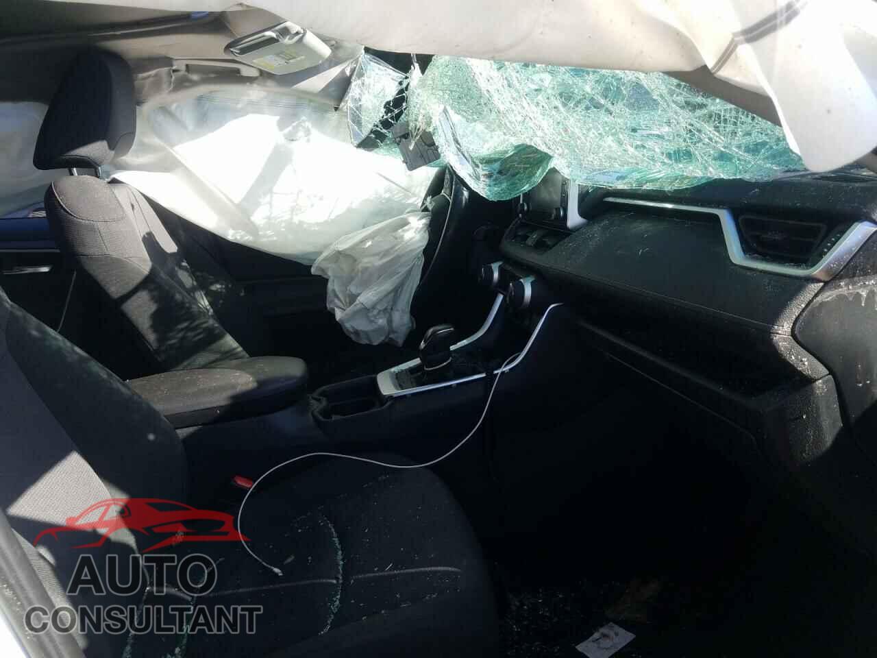 TOYOTA RAV4 2019 - JTMP1RFV5KD020811