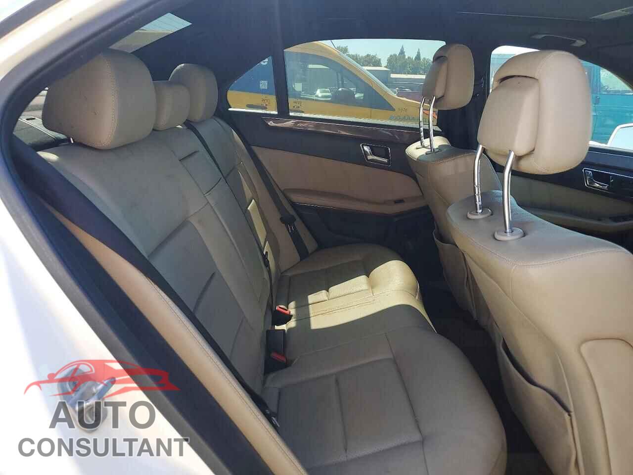 MERCEDES-BENZ E-CLASS 2011 - WDDHF2EB9BA372852
