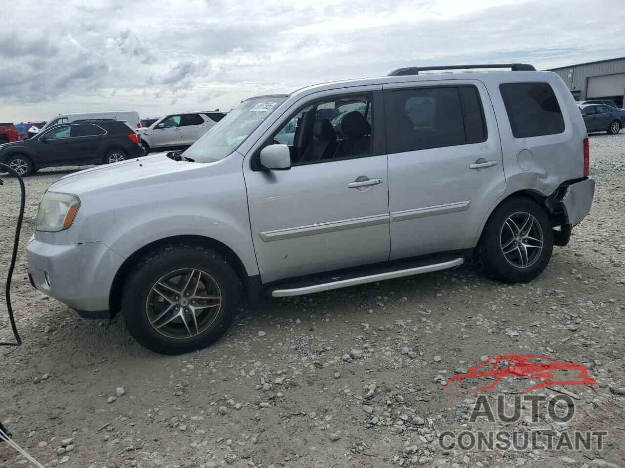HONDA PILOT 2011 - 5FNYF4H48BB068132