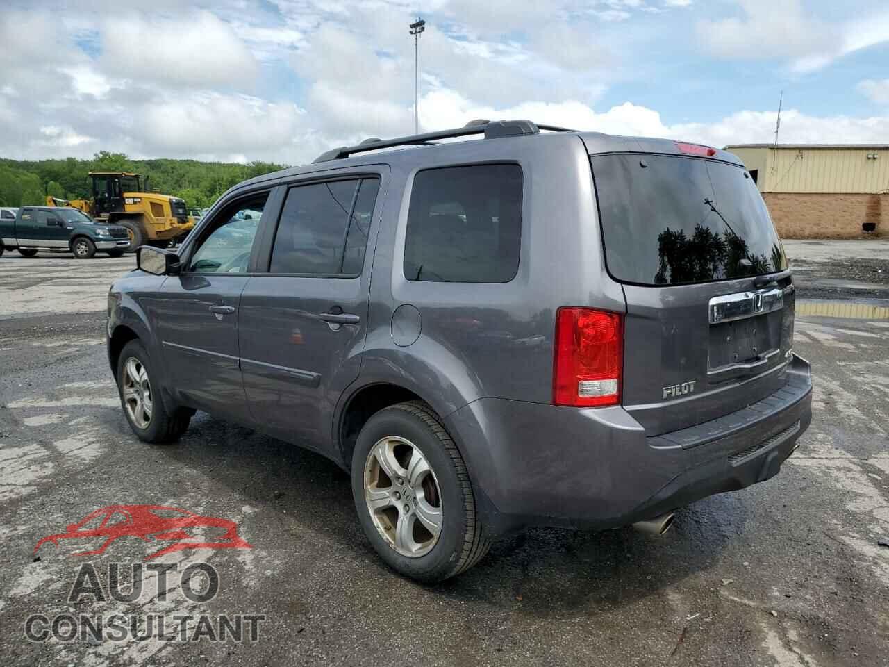 HONDA PILOT 2015 - 5FNYF4H74FB016965