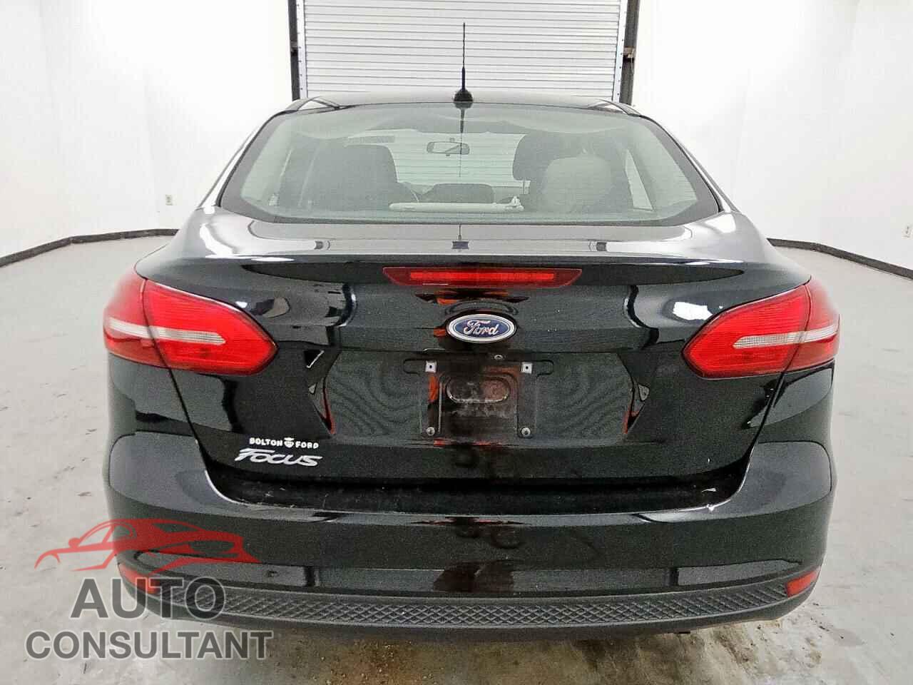 FORD FOCUS 2018 - 1FADP3E24JL275255