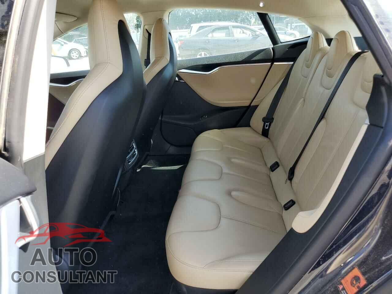 TESLA MODEL S 2014 - 5YJSA1S16EFP32322