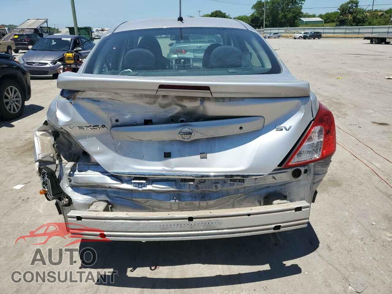 NISSAN VERSA 2019 - 3N1CN7AP3KL879957