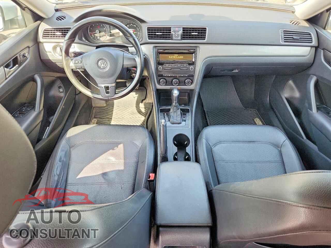 VOLKSWAGEN PASSAT 2014 - 1VWAP7A30EC007812