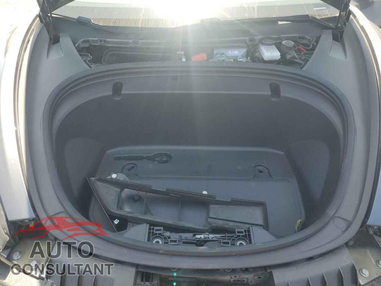 TESLA MODEL 3 2020 - 5YJ3E1EA3LF645690