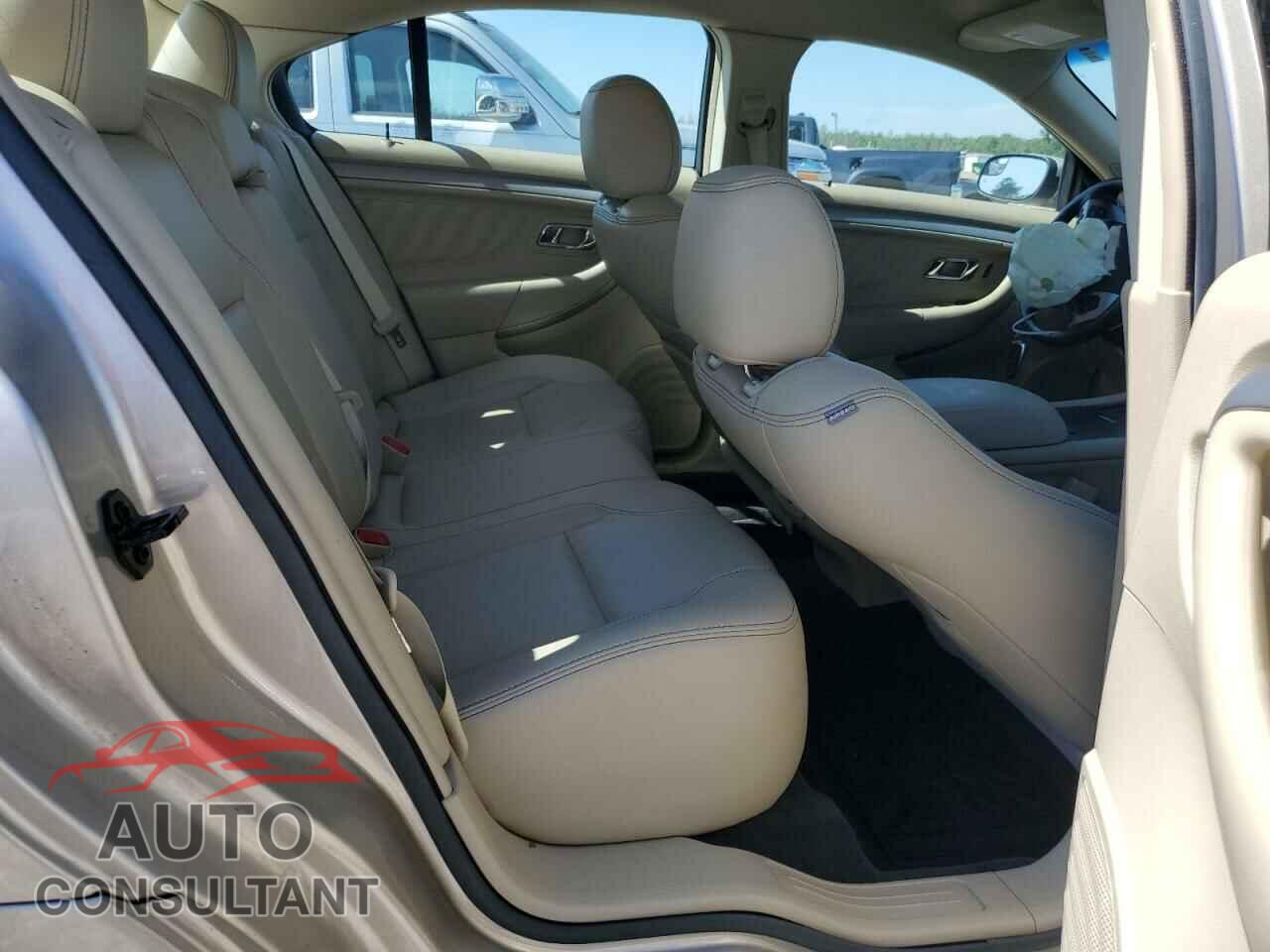 FORD TAURUS 2017 - 1FAHP2E86HG129751