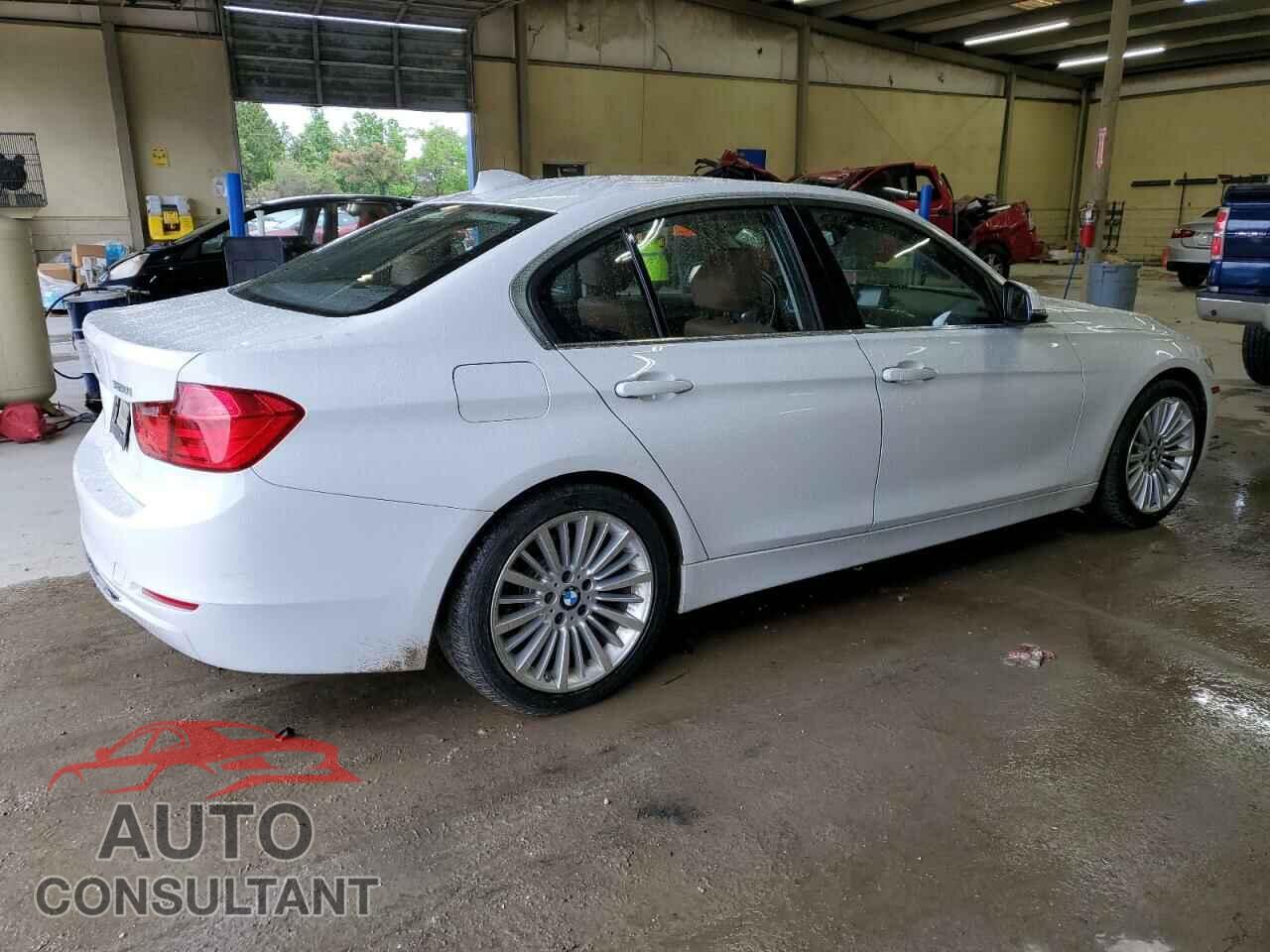 BMW 3 SERIES 2013 - WBA3A5G52DNP18972