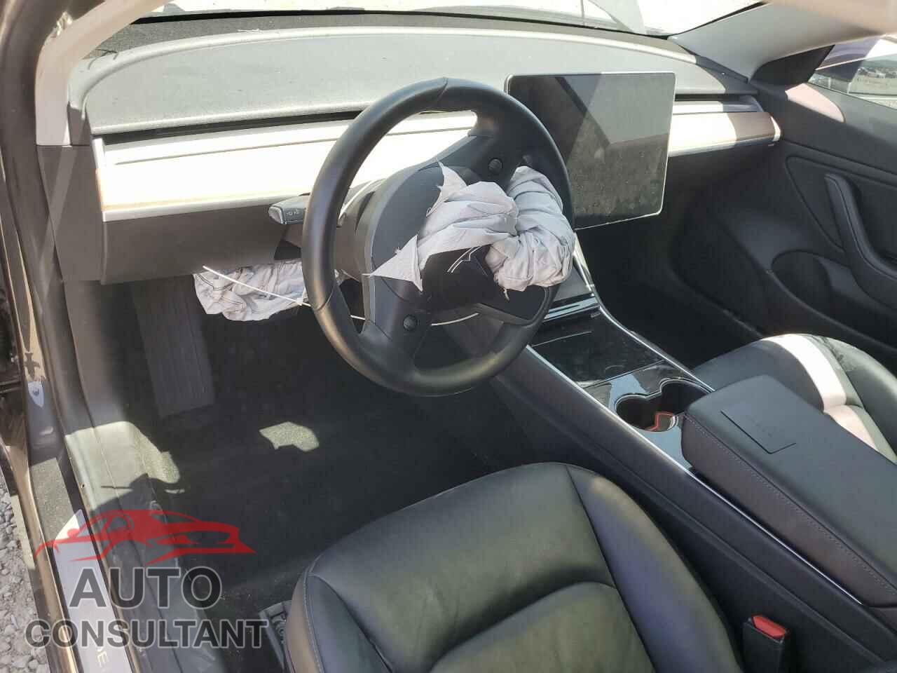 TESLA MODEL 3 2018 - 5YJ3E1EB4JF121101