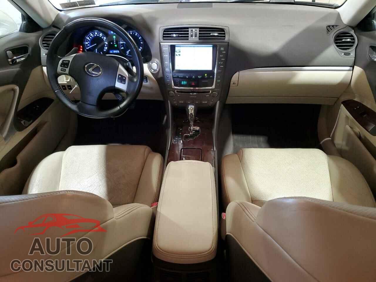 LEXUS IS 2011 - JTHCF5C26B5049150