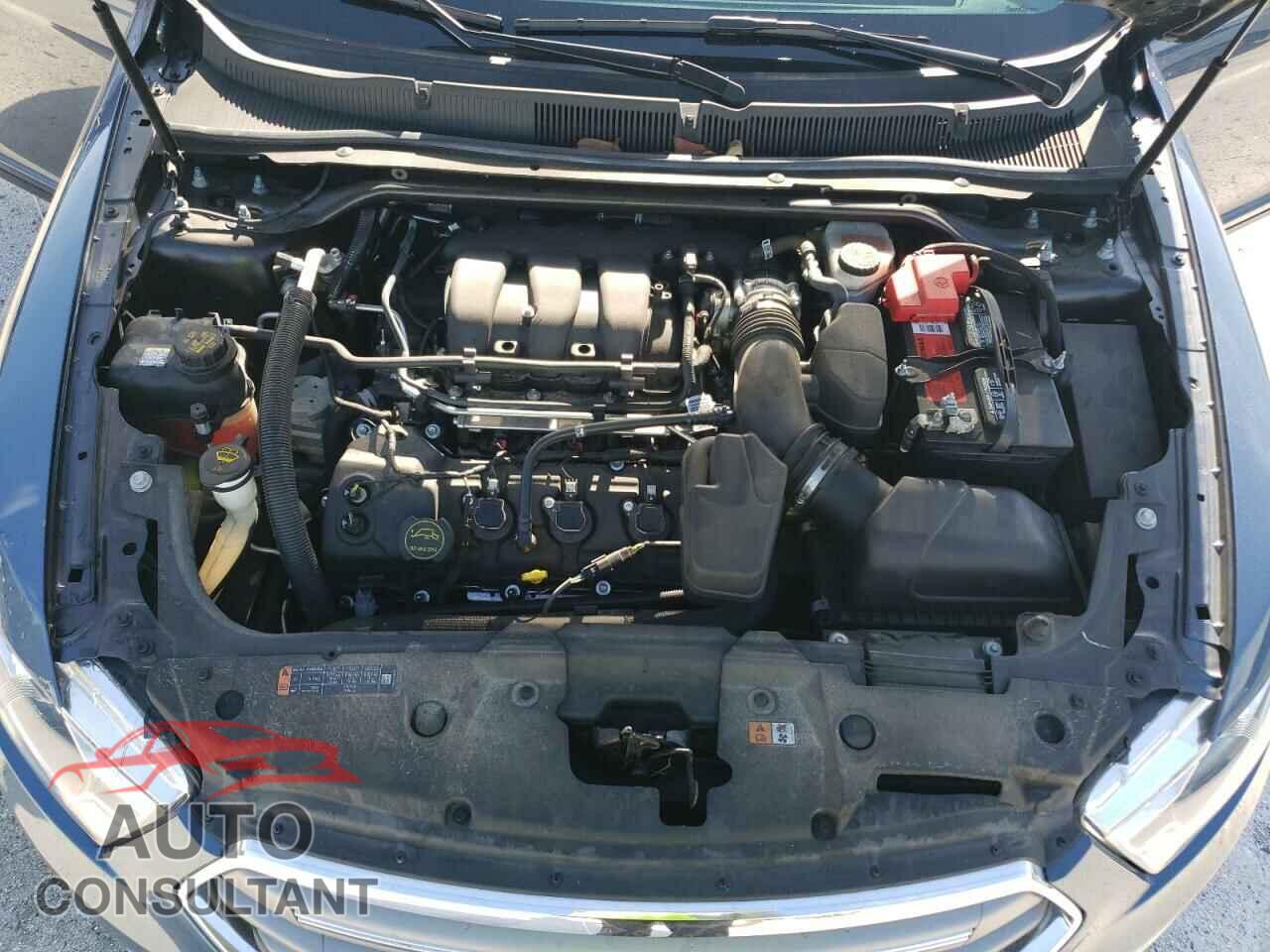 FORD TAURUS 2019 - 1FAHP2E87KG105465
