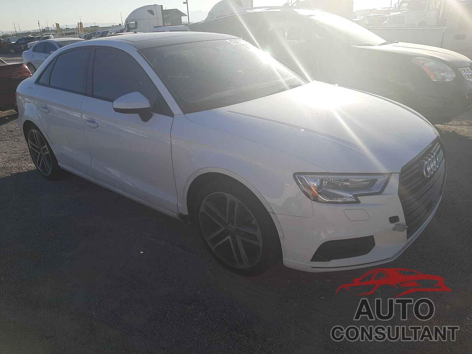 AUDI A3 2019 - WAUAUGFF6KA102149