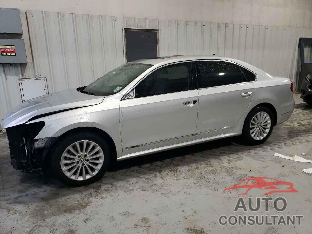 VOLKSWAGEN PASSAT 2017 - 1VWBT7A30HC004350