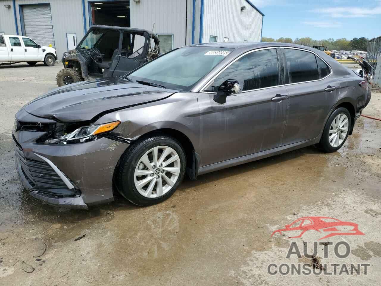 TOYOTA CAMRY 2022 - 4T1C11AK6NU634134