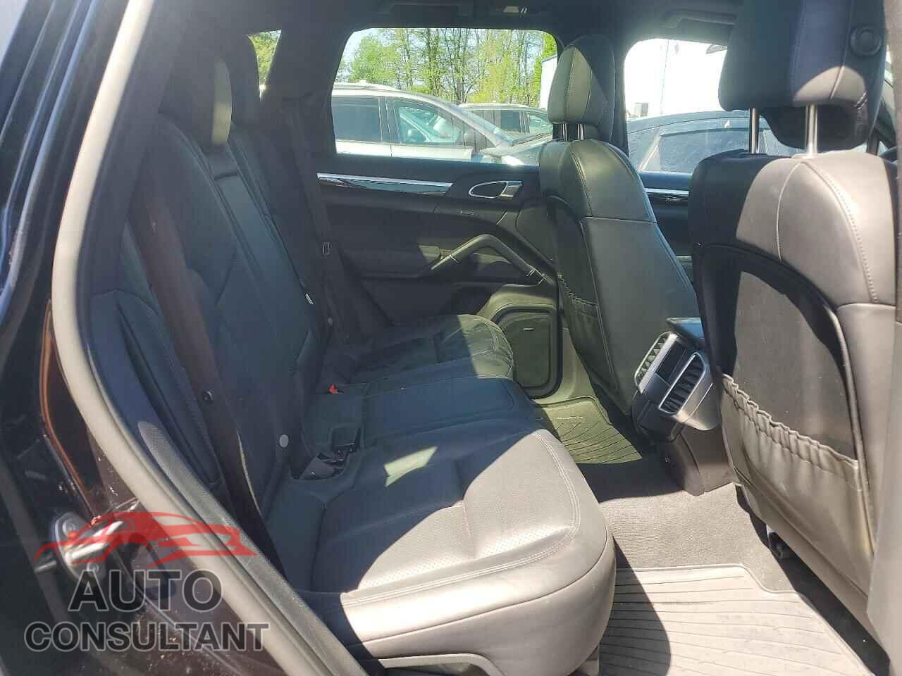 PORSCHE CAYENNE 2016 - WP1AB2A24GLA93235