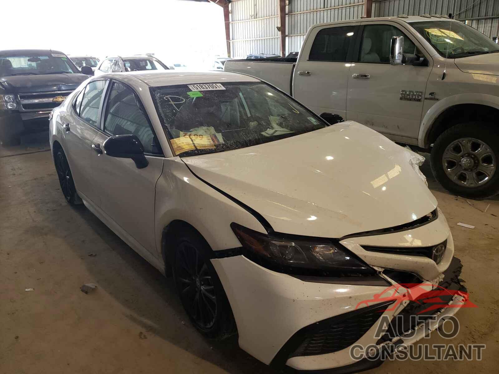 TOYOTA CAMRY 2021 - 4T1G11AK1MU410026