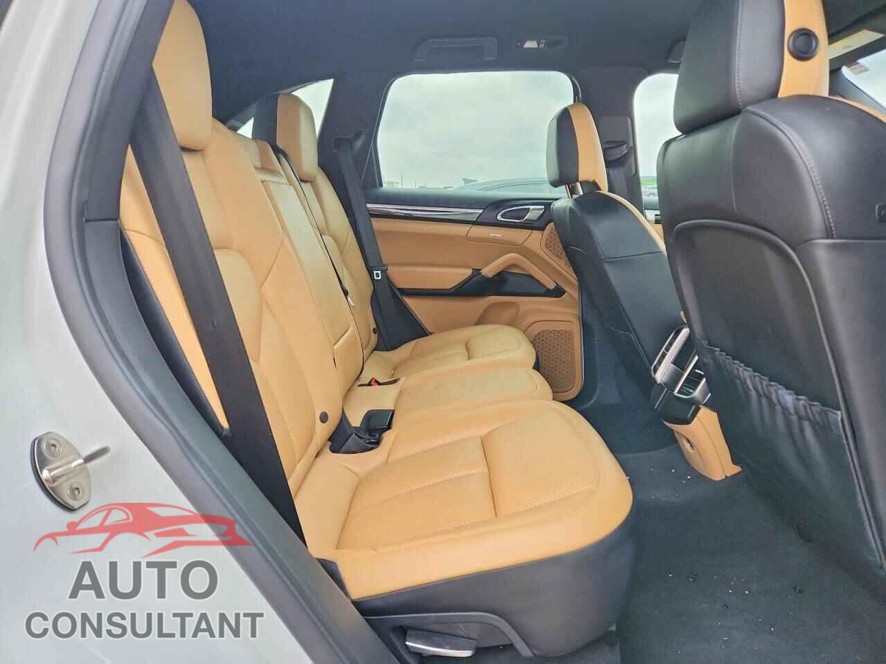 PORSCHE CAYENNE 2016 - WP1AA2A22GLA02353