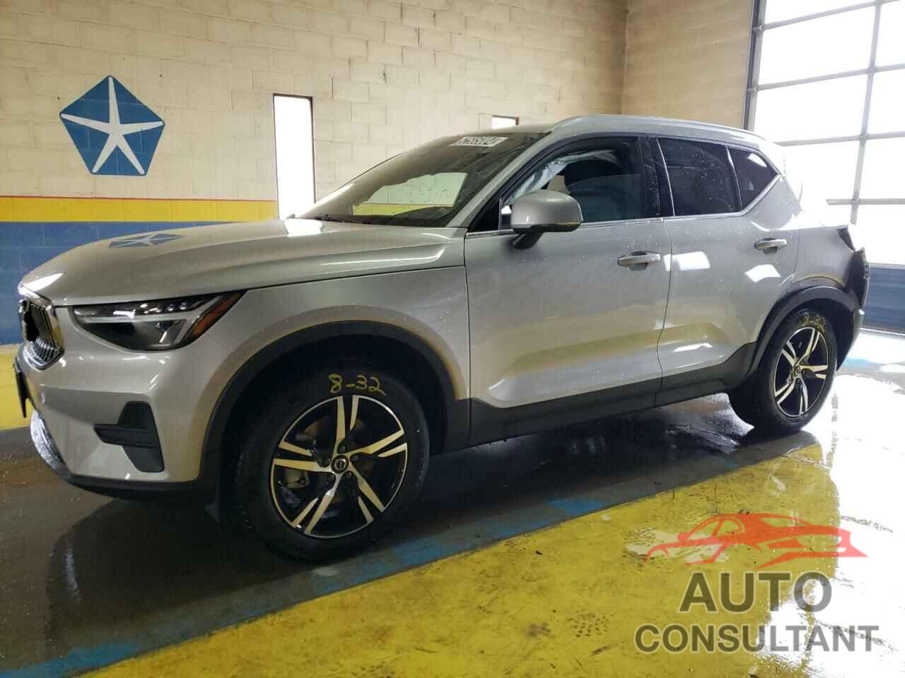 VOLVO XC40 CORE 2024 - YV4L12UK5R2335691