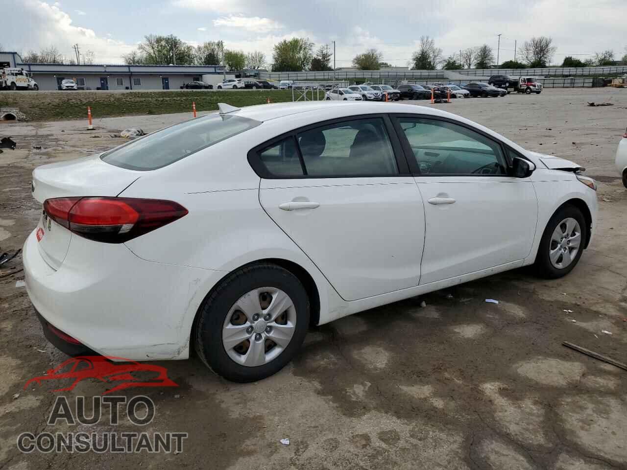 KIA FORTE 2018 - 3KPFK4A76JE242548