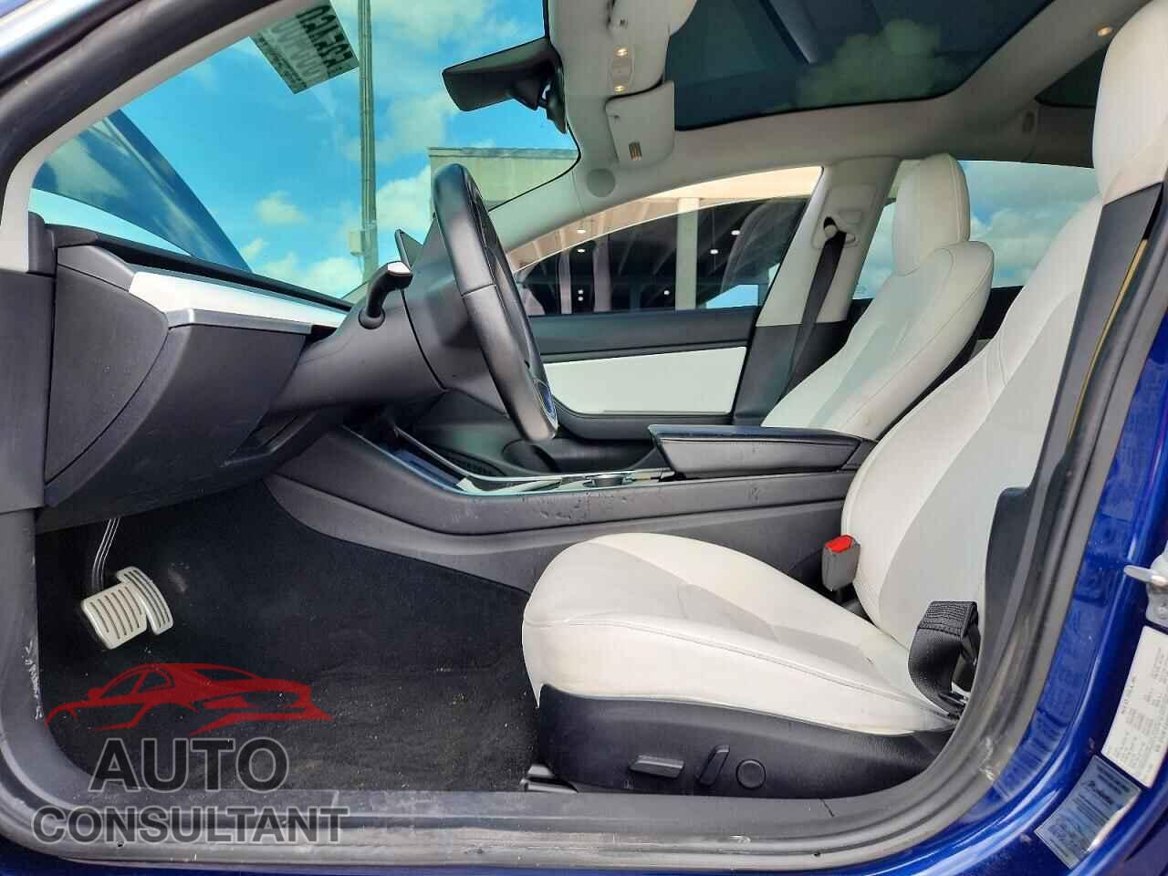 TESLA MODEL 3 2019 - 5YJ3E1EB6KF393585