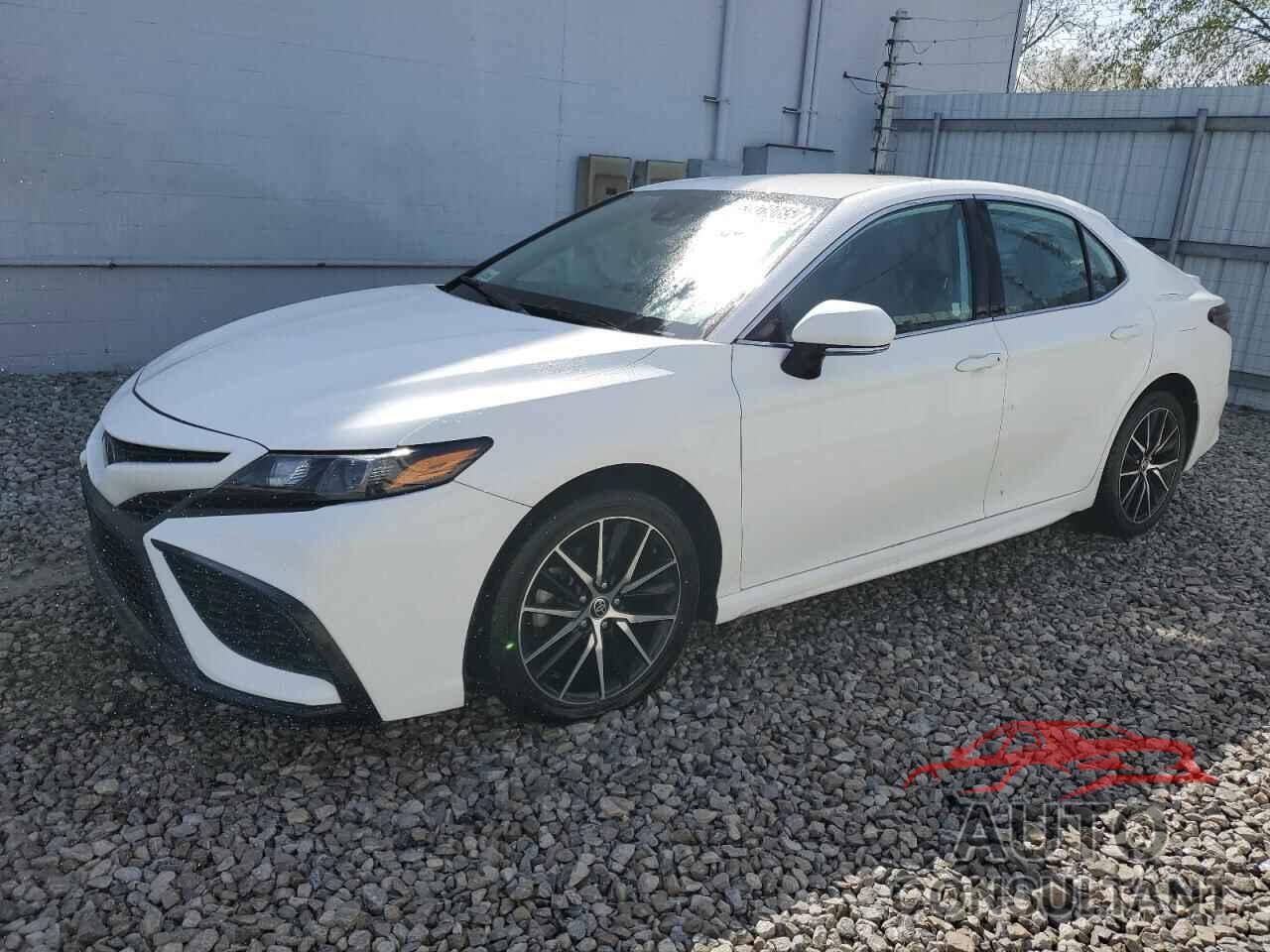 TOYOTA CAMRY 2022 - 4T1G11AK9NU057326