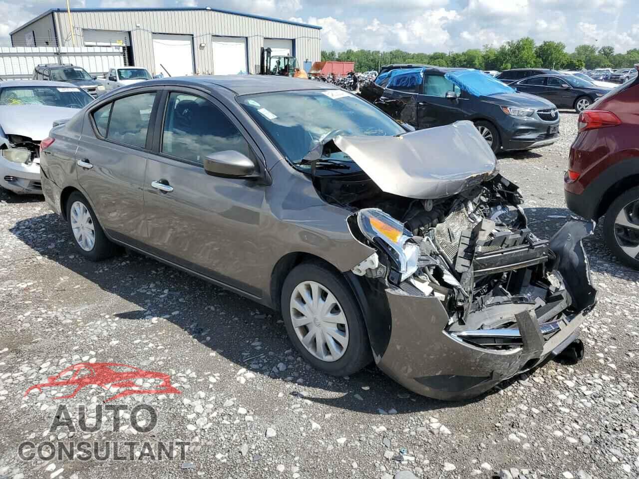NISSAN VERSA 2017 - 3N1CN7AP3HL801624