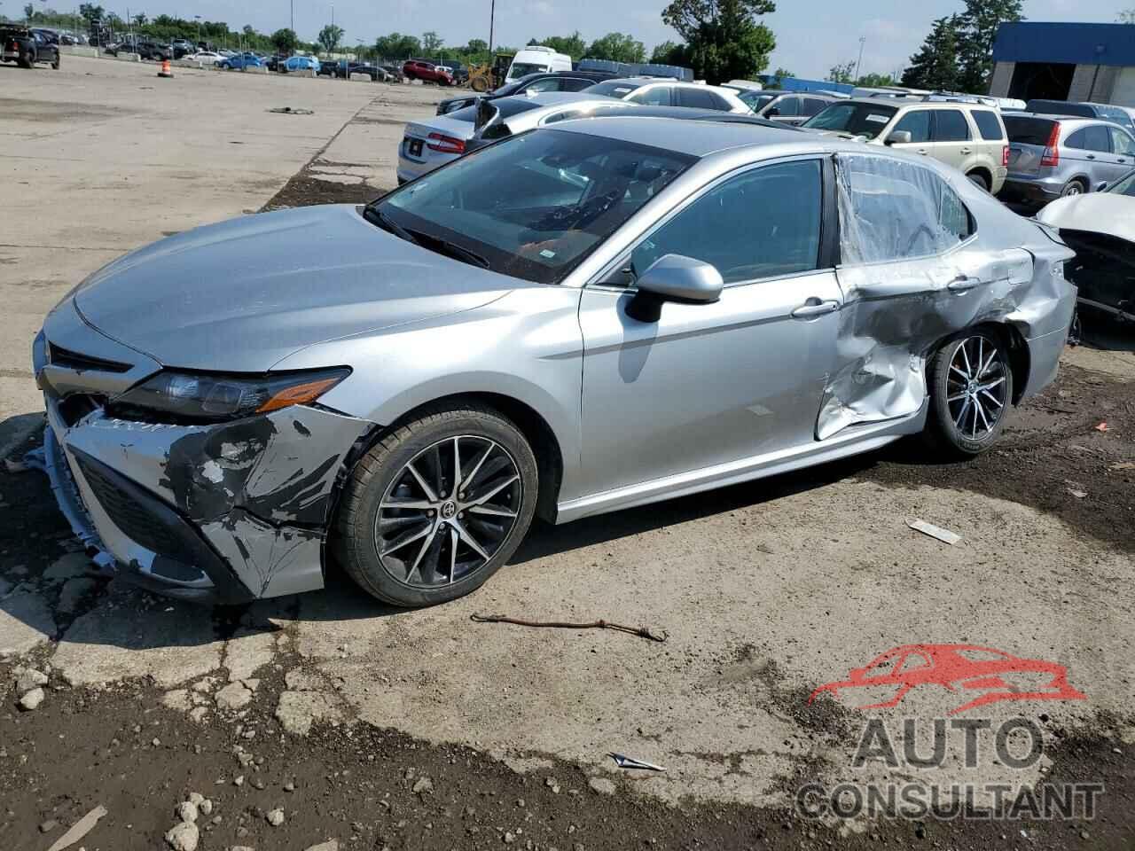 TOYOTA CAMRY 2021 - 4T1G11AK8MU465847