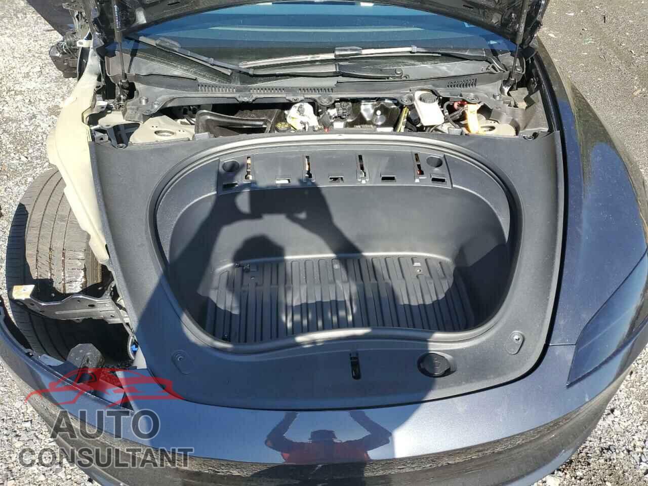 TESLA MODEL 3 2024 - 5YJ3E1EB8RF810957