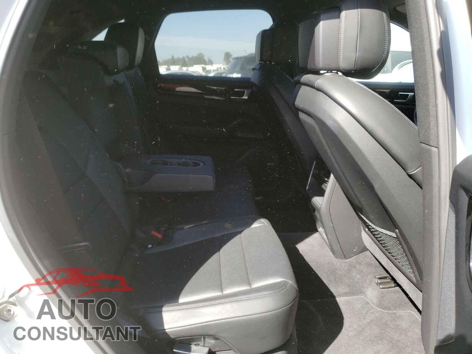 PORSCHE CAYENNE 2019 - WP1AA2AY4KDA09070