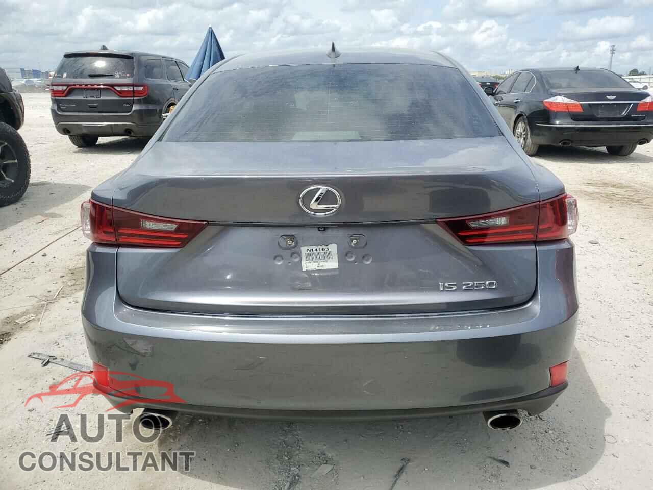 LEXUS IS 2014 - JTHBF1D20E5005622