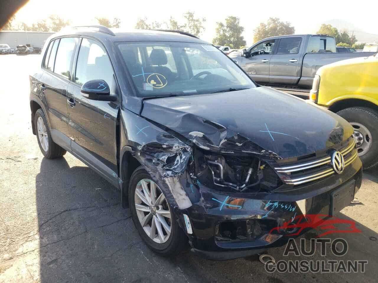 VOLKSWAGEN TIGUAN 2017 - WVGBV7AX7HK052851