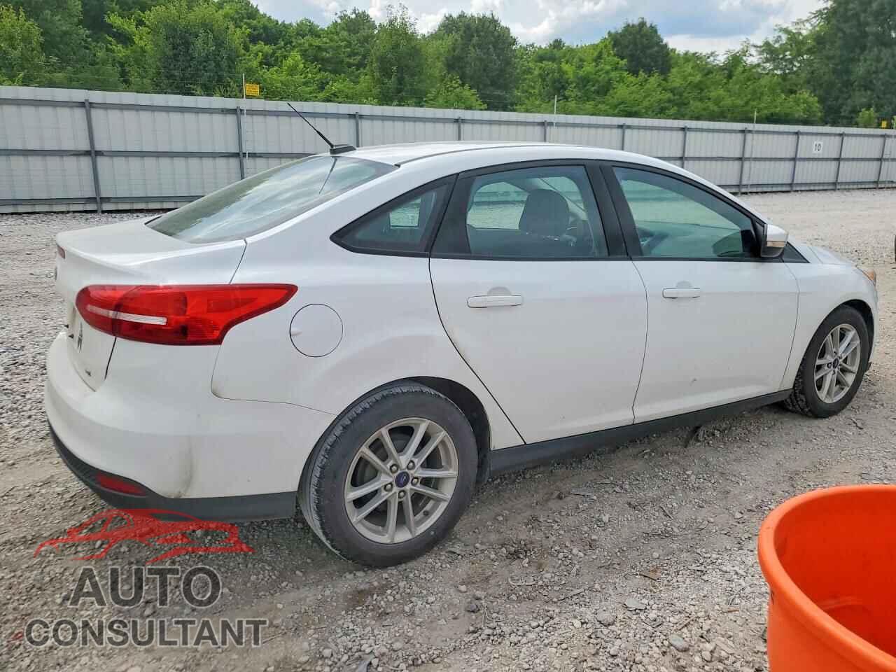 FORD FOCUS 2017 - 1FADP3F22HL222837