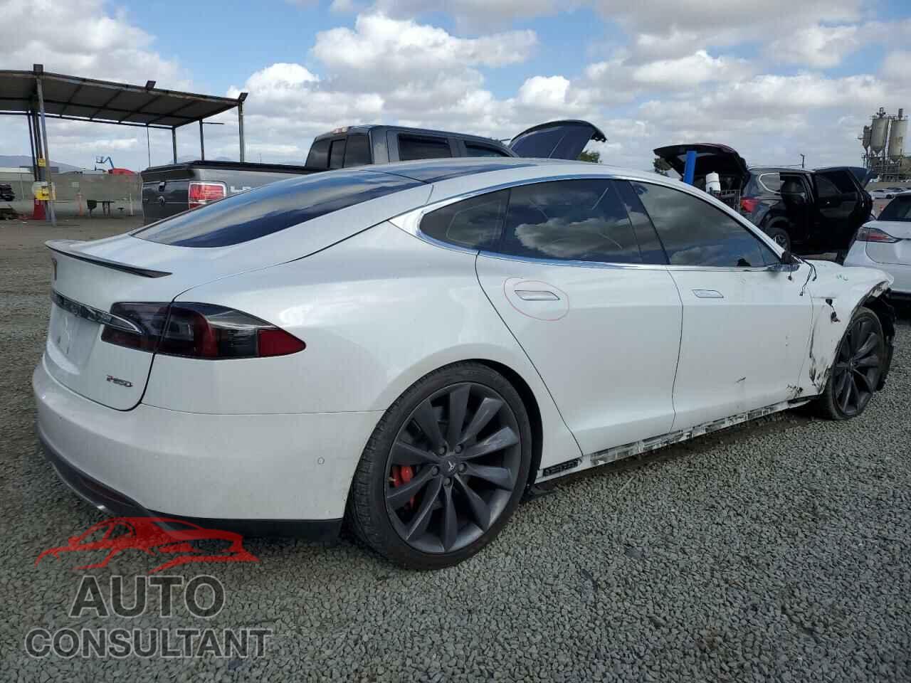 TESLA MODEL S 2015 - 5YJSA1H46FF096827
