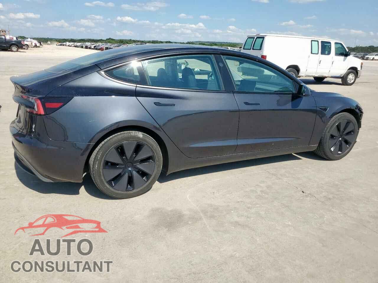 TESLA MODEL 3 2024 - 5YJ3E1EA4RF726318
