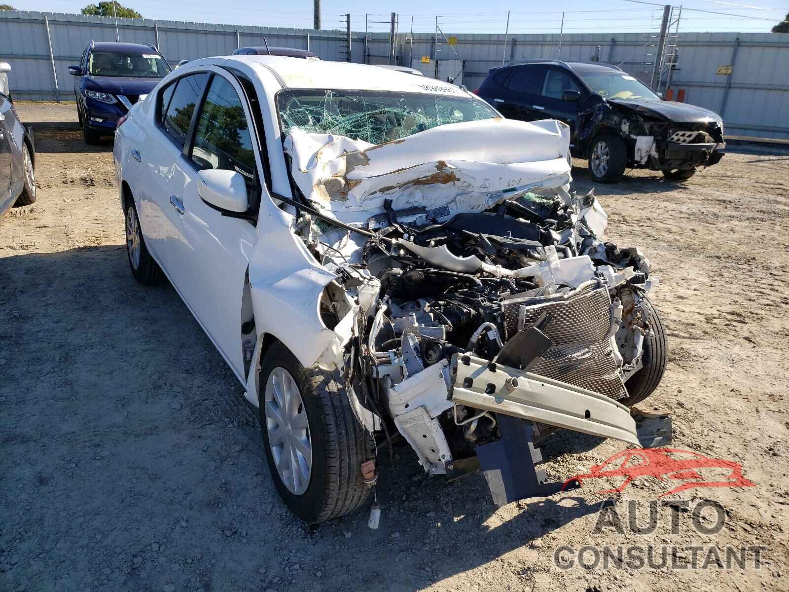 NISSAN VERSA 2018 - 3N1CN7AP5JL886391