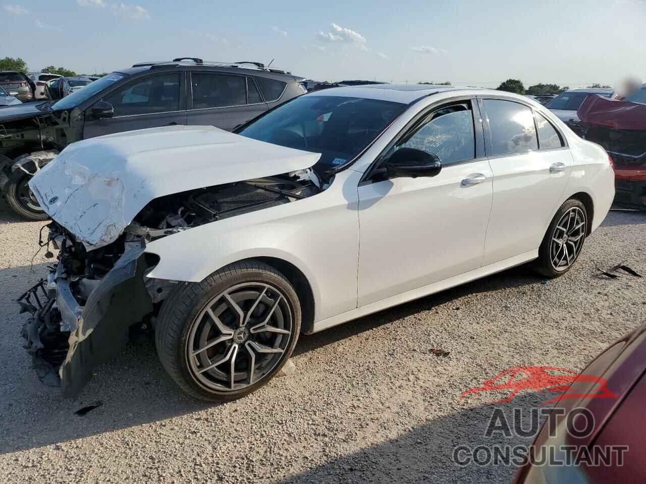 MERCEDES-BENZ E-CLASS 2022 - W1KZF8DB4NB087113