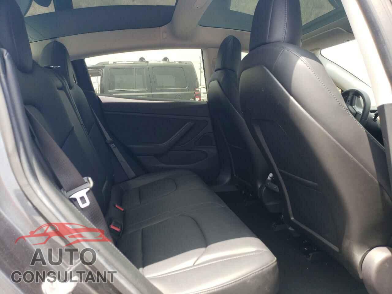 TESLA MODEL 3 2018 - 5YJ3E1EA1JF014031