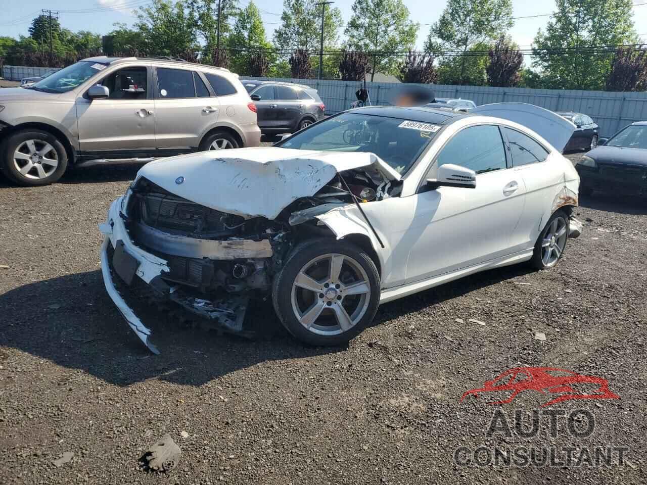 MERCEDES-BENZ C-CLASS 2015 - WDDGJ4HB0FG389236