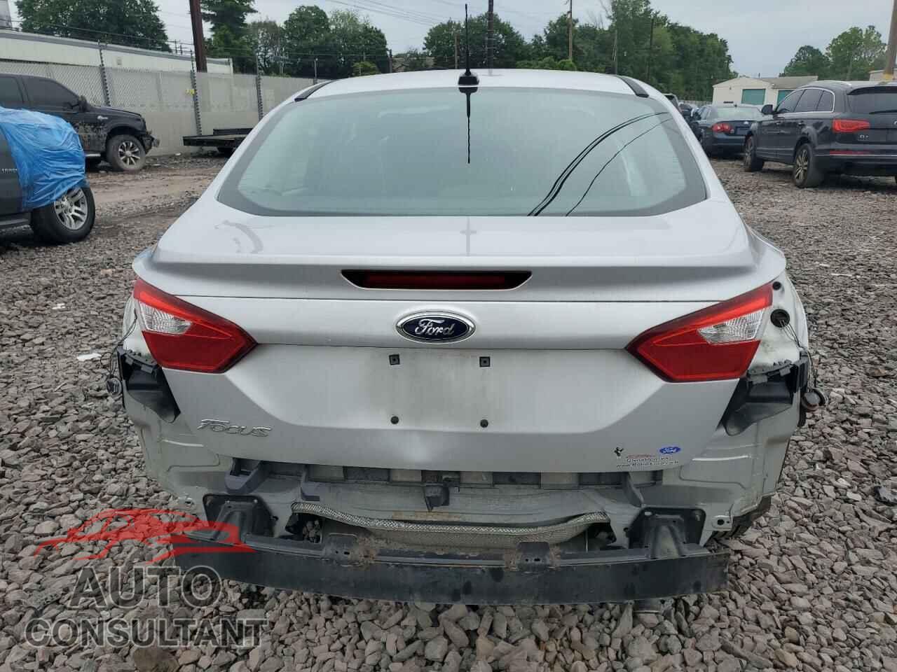 FORD FOCUS 2014 - 1FADP3E2XEL274407