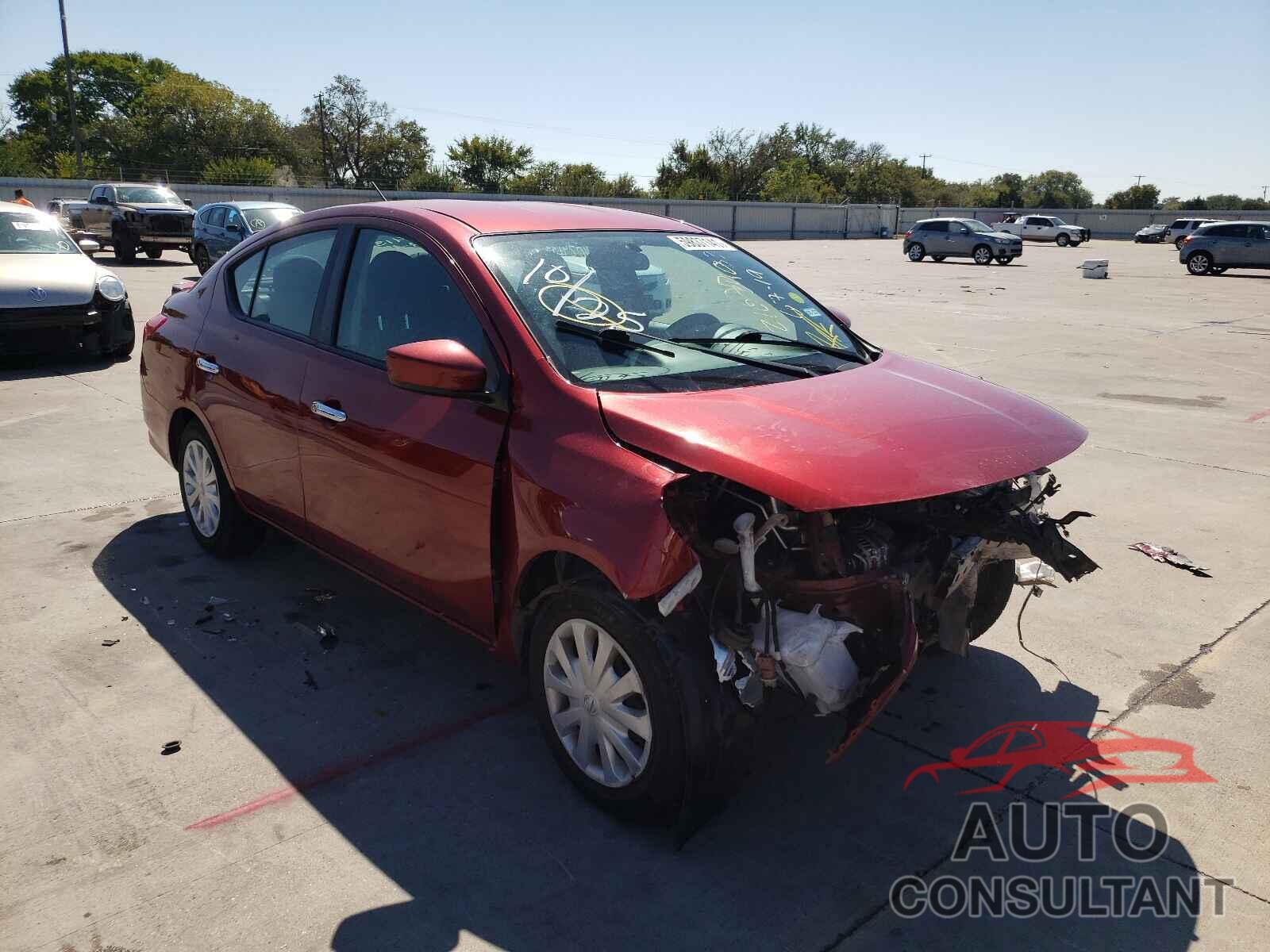 NISSAN VERSA 2018 - 3N1CN7AP6JL874640