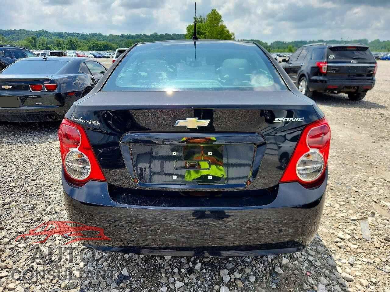 CHEVROLET SONIC 2014 - 1G1JA5SH2E4102622