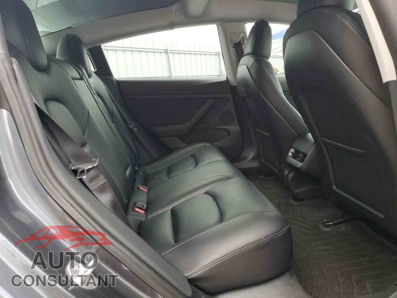 TESLA MODEL 3 2021 - 5YJ3E1EB4MF979236