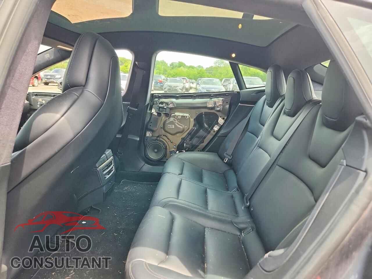 TESLA MODEL S 2018 - 5YJSA1E25JF272018