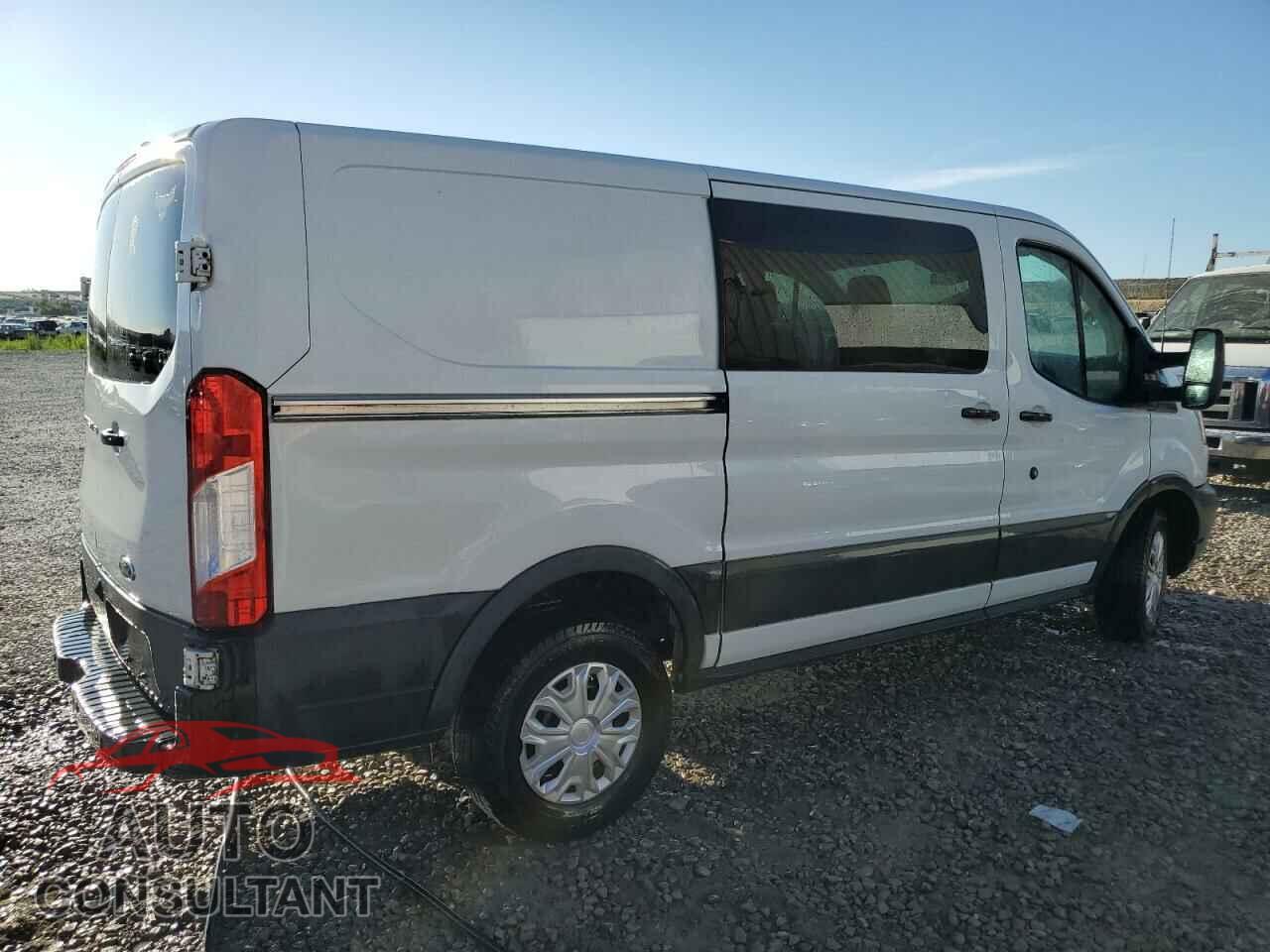 FORD TRANSIT 2017 - 1FTYE1YM4HKA73728