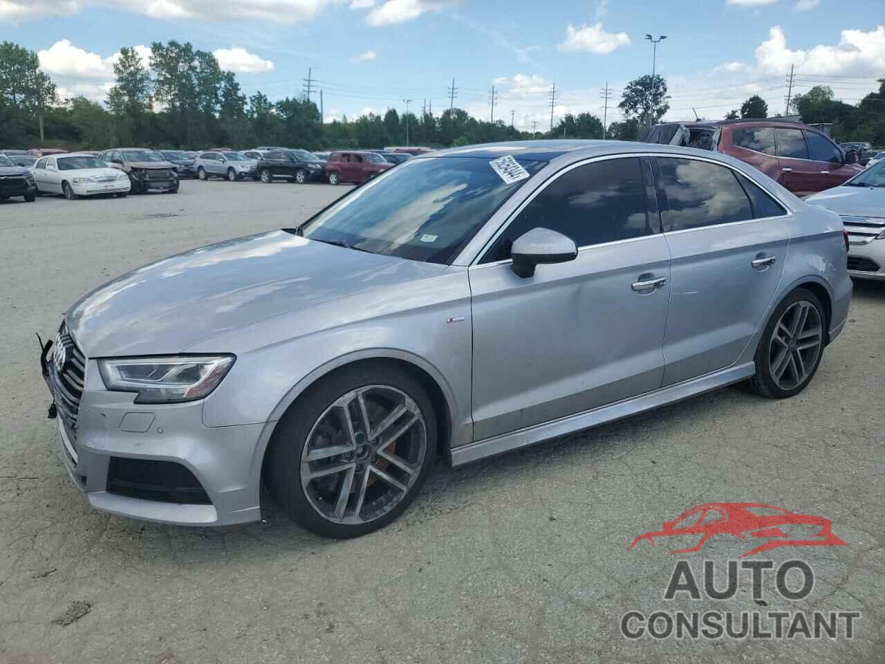 AUDI A3 2019 - WAUJEGFF8KA113439