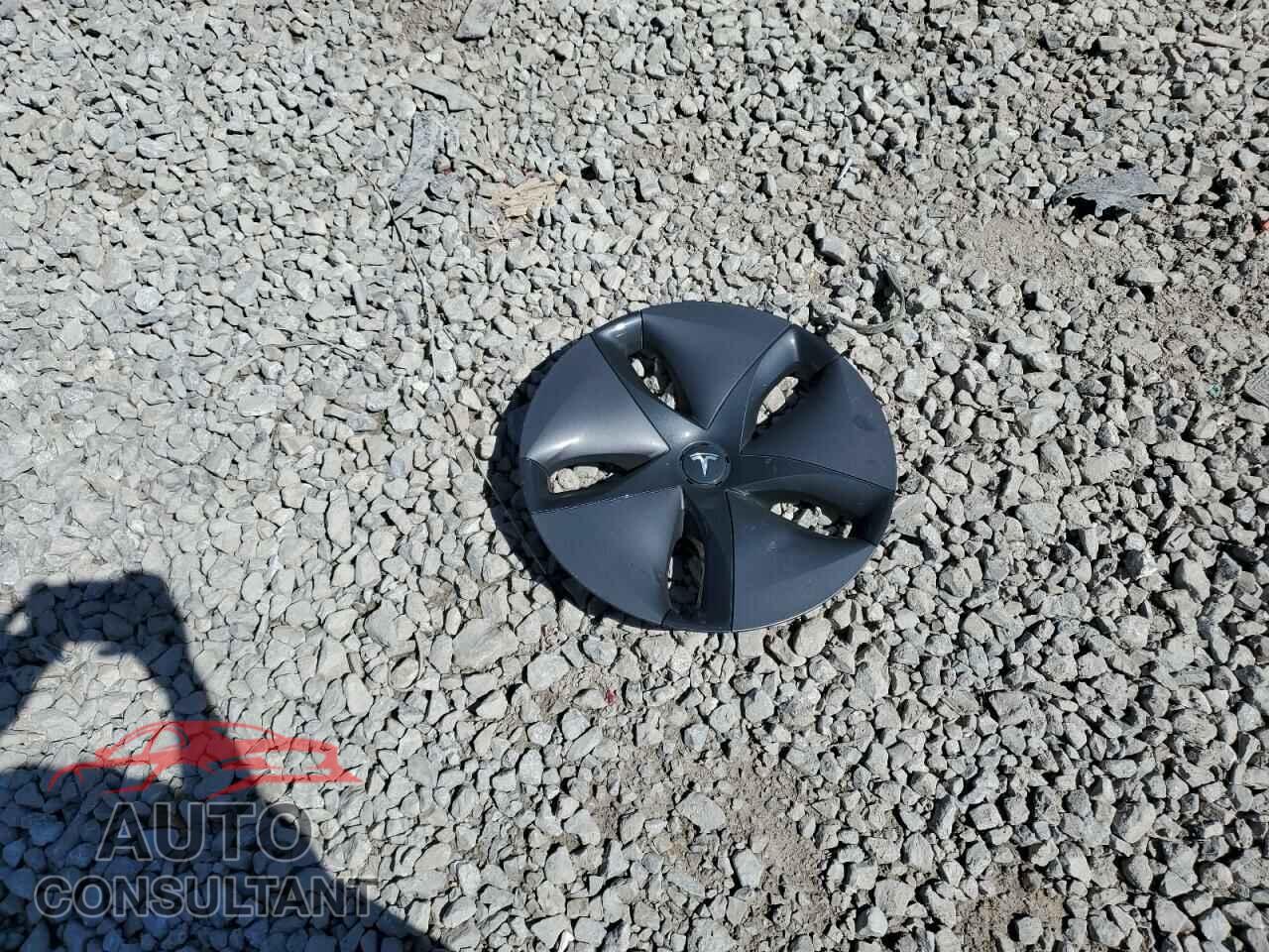 TESLA MODEL 3 2020 - 5YJ3E1EA4LF784677