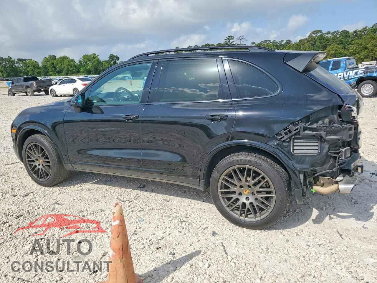 PORSCHE CAYENNE 2018 - WP1AA2A27JKA04631