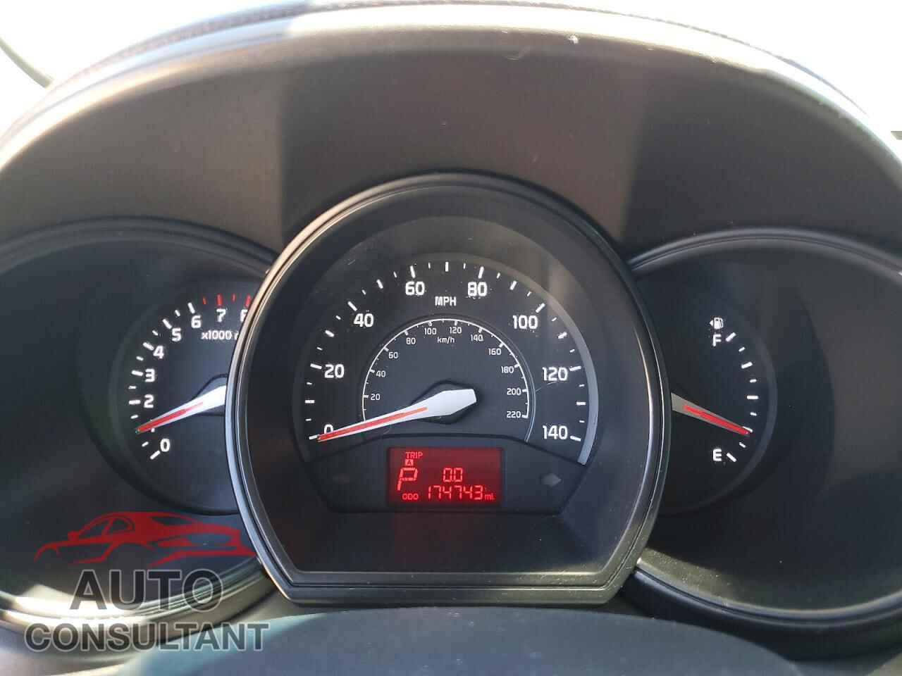 KIA RIO 2013 - KNADN4A32D6150047