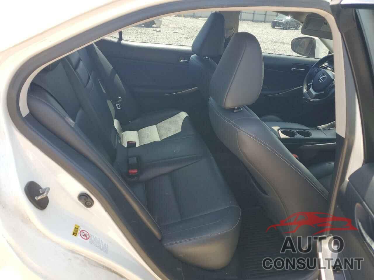 LEXUS IS 2015 - JTHBF1D20F5050254