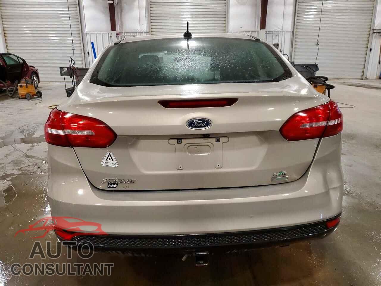 FORD FOCUS 2015 - 1FADP3FE8FL357733